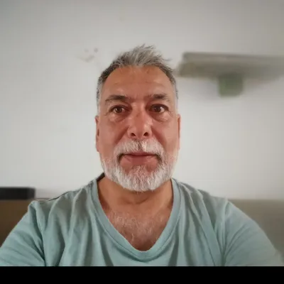Ángel R.