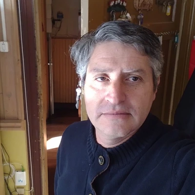 Daniel E.